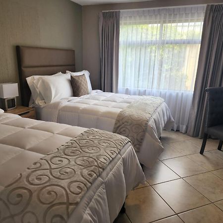 L'Aurora Inn Hostal グアテマラシティ エクステリア 写真