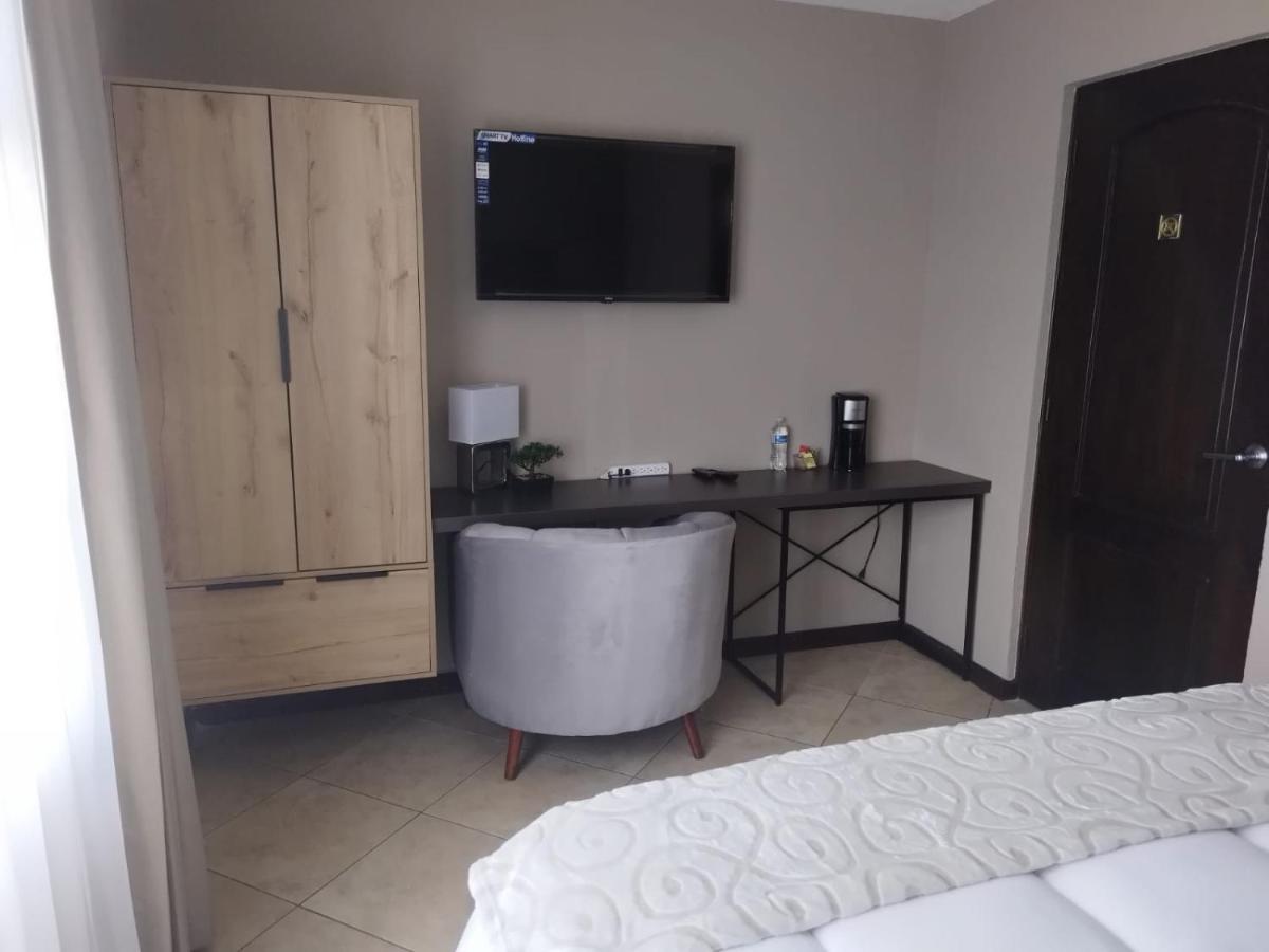 L'Aurora Inn Hostal グアテマラシティ エクステリア 写真